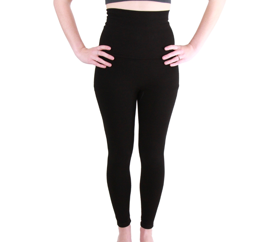 Myke leggings med lett støtte og ekstra høy midje som gir komfortabel støtte rundt stomiområdet.